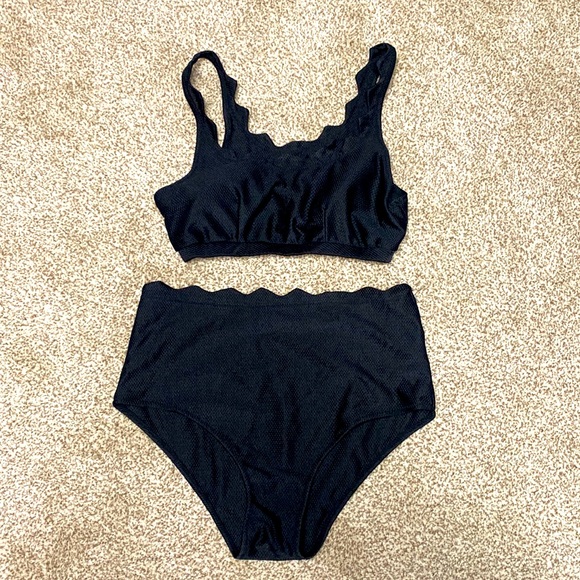 Cupshe Swim Cupshe Size Large High Rise Two Piece With Scalloped